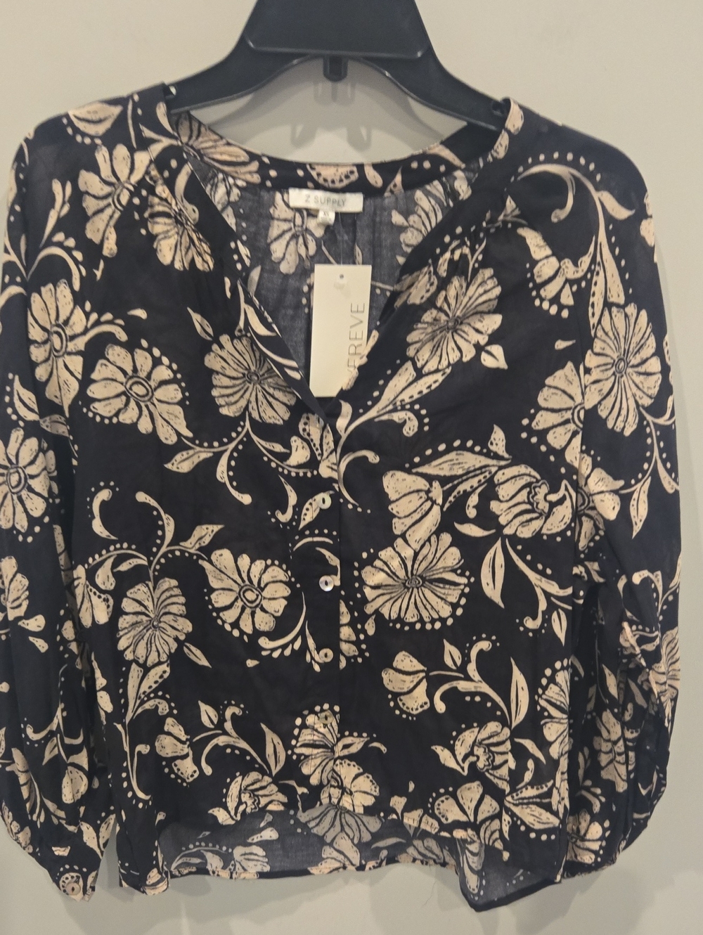 NWT Z Supply Sleeve Button-Front Floral Blouse - Black/Cream. Size XS